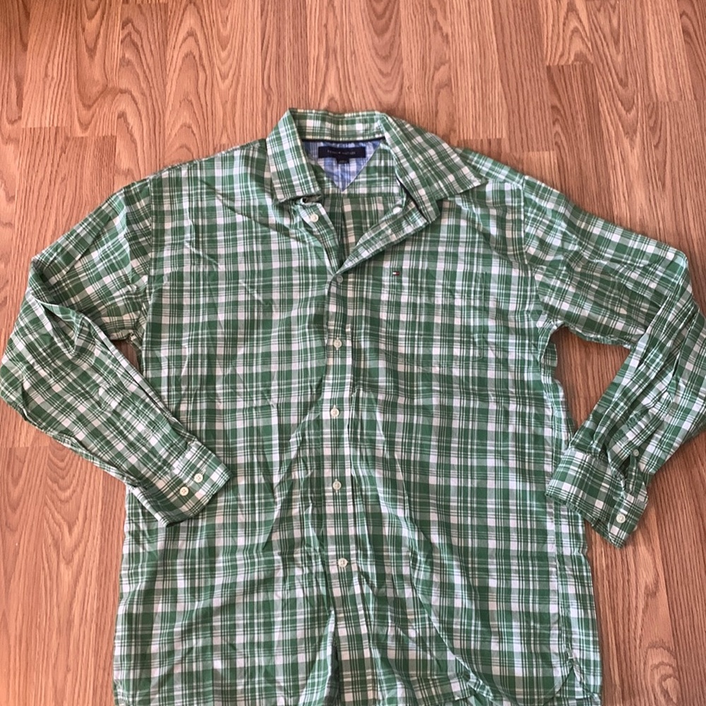 Tommy Hilfiger button down shirt. size L